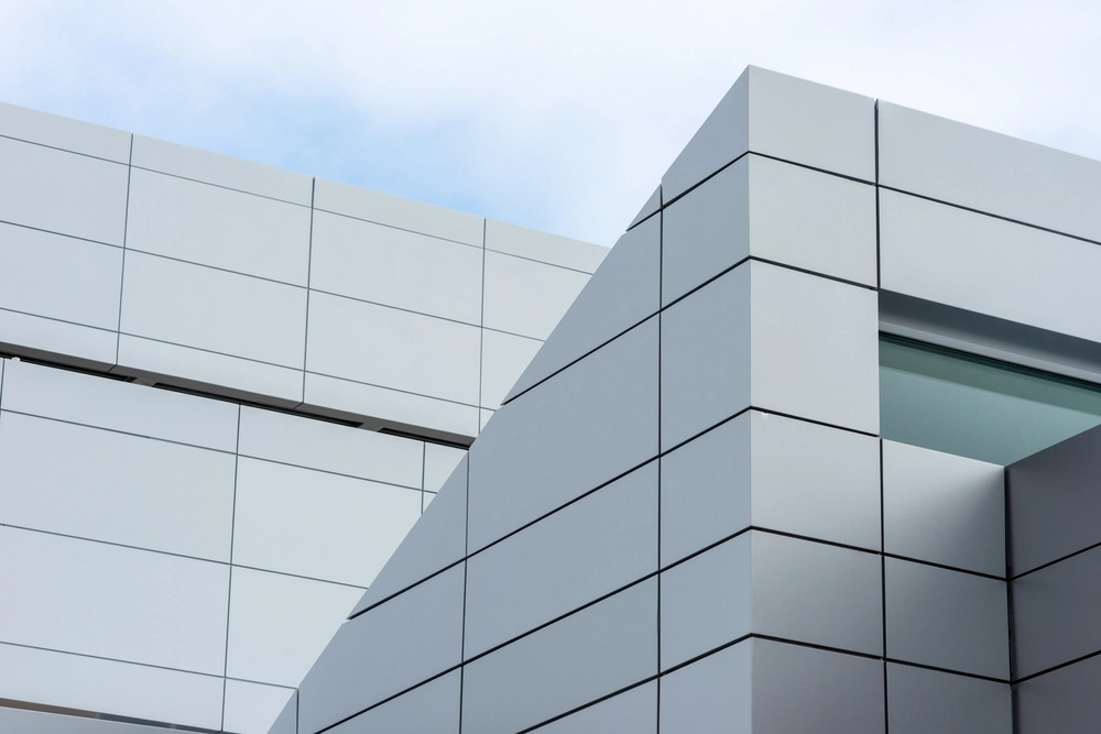 Xây dựng & kiến trúc: alu panel, lam chắn nắng, trần, cửa cuốn.